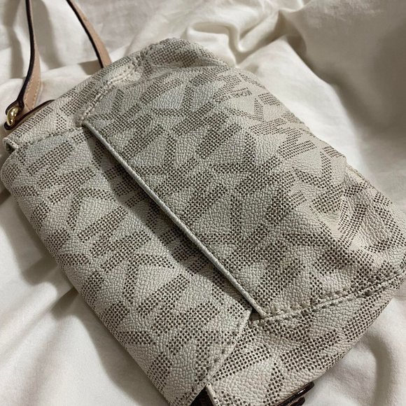 Michael Kors Small Crossbody Bag - Picture 5 of 7